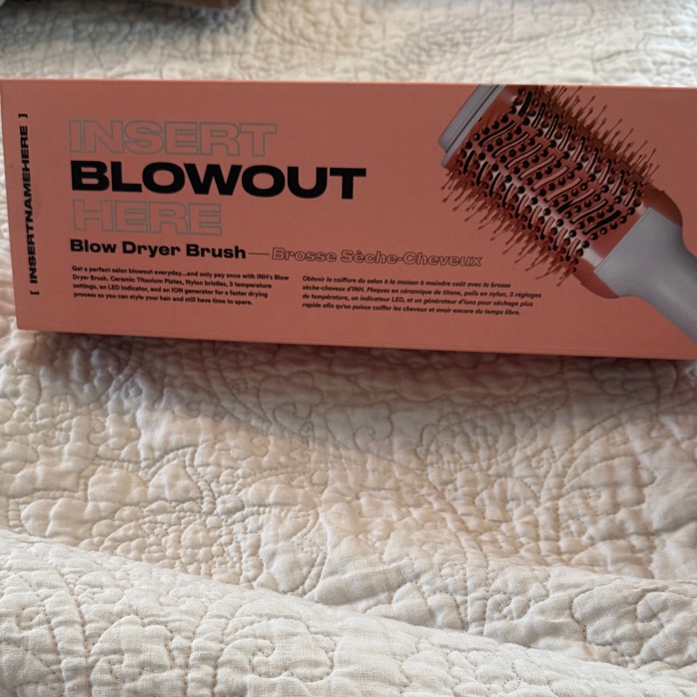 NWT Insert Blow Dryer Brush - Pink